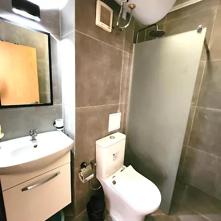 One Bedroom Guest *